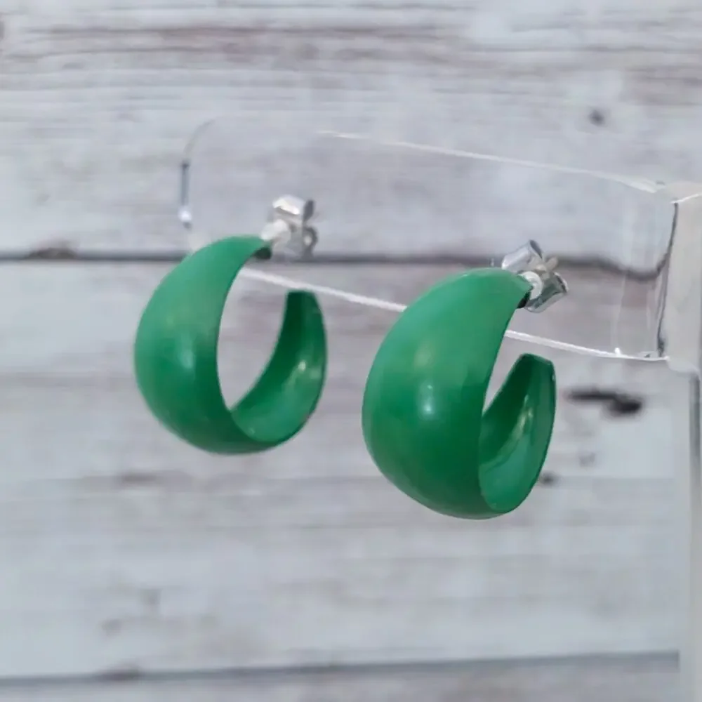 Vintage Earrings Retro Chunky Green Hoops 7/8